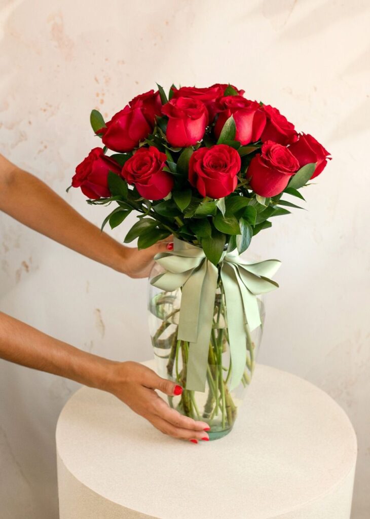 jarron 12 rosas